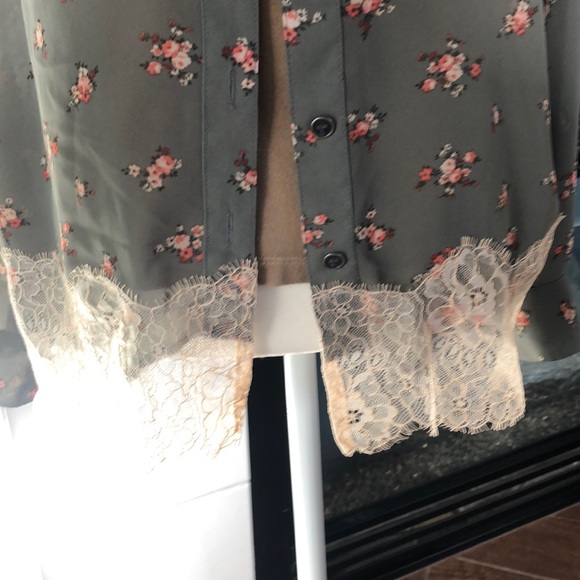 🌺Style & Co floral sheer button down top🌺 - Picture 3 of 9